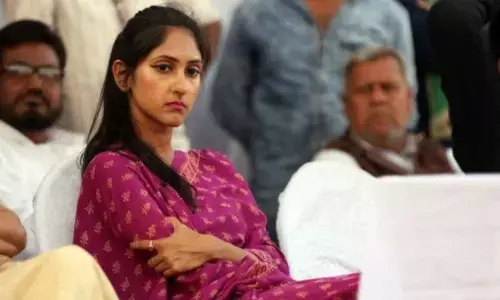 क्या सिंधिया की राह पर रायबरेली की विधायक अदिति सिंह? ट्विटर बायो से INC हटाया क्या सिंधिया की राह पर रायबरेली की विधायक अदिति सिंह? ट्विटर बायो से INC हटाया