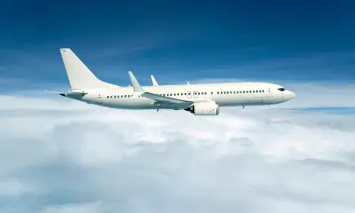 दिल्ली से हवाई जहाज़ से कानपुर आई युवती ने उड़ाए 96 लोगों के होश, ये है वजह दिल्ली से हवाई जहाज़ से कानपुर आई युवती ने उड़ाए 96 लोगों के होश, ये है वजह