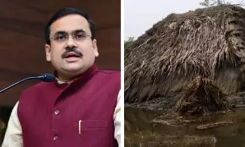 बंगाल में अमफान तूफ़ान को लेकर कई पूर्व आईएएस और आईपीएस समेत कई देश विदेश के लोग जनता के लिए काम करने उतरे