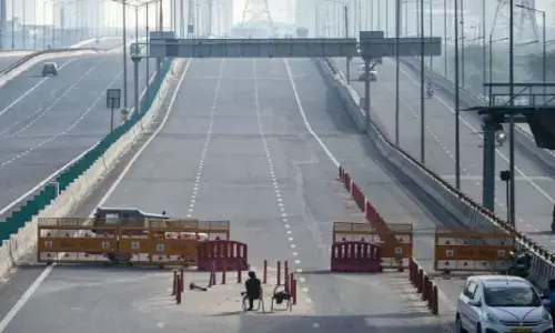 स्वस्थ्य मंत्रालय ने कहा - देश के 150 जिलो में लगे लॉकडाउन, केंद्र कर रहा विचार स्वस्थ्य मंत्रालय ने कहा - देश के 150 जिलो में लगे लॉकडाउन, केंद्र कर रहा विचार