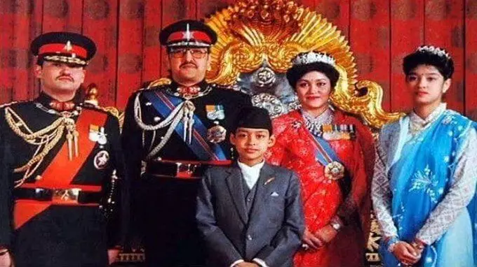 आज ही नेपाल के राजमहल में चली थी गोलियां, युवराज ने राजा समेत परिवार के 9 लोंगों की हत्या की आज ही नेपाल के राजमहल में चली थी गोलियां, युवराज ने राजा समेत परिवार के 9 लोंगों की हत्या की
