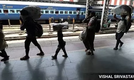 रेल मंत्री जी, यात्री मत ढूंढ़िए, रेलों की साख बनाइए रेल मंत्री जी, यात्री मत ढूंढ़िए, रेलों की साख बनाइए