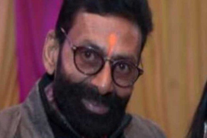 यूपी में डॉक्टर के बड़े भाई की बेरहमी से हत्या कर शव को कूड़े के ढेर में जलाया यूपी में डॉक्टर के बड़े भाई की बेरहमी से हत्या कर शव को कूड़े के ढेर में जलाया