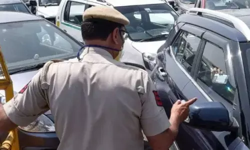 गाजियाबाद के वैशाली में 31 कोरोना मरीज मिलने से किया इलाका सील गाजियाबाद के वैशाली में 31 कोरोना मरीज मिलने से किया इलाका सील