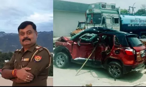 एसएसपी आकाश तोमर ने बताया, सडक दुर्घटना में इंस्पेक्टर समरजीत सिंह और उनके फादर इन लॉ की मौके पर मौत