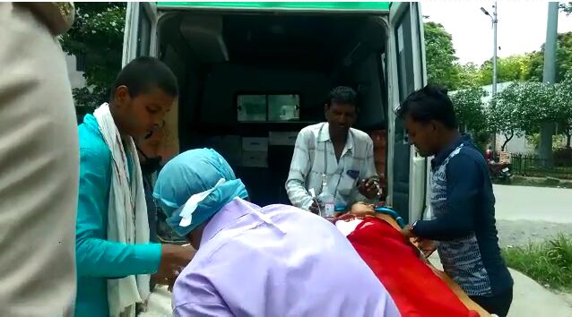 बिजनौर में प्रेमी पर प्रेमिका को चाकू मारने का आरोप बिजनौर में प्रेमी पर प्रेमिका को चाकू मारने का आरोप