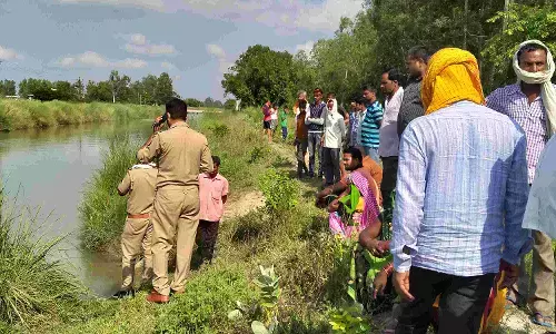 संदिग्ध परिस्थितियों में किशोरी गायब नहर में डूबने की आशंका,तलाश जारी. संदिग्ध परिस्थितियों में किशोरी गायब नहर में डूबने की आशंका,तलाश जारी.