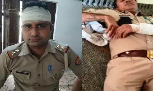 शामली के टपराना में पलायन की खबर का खुलासा, गिरफ्तारी से बचने के लिए आरोपियों ने लगाए पलायन के पोस्टर शामली के टपराना में पलायन की खबर का खुलासा, गिरफ्तारी से बचने के लिए आरोपियों ने लगाए पलायन के पोस्टर