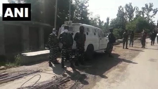 J&K : शोपियां मुठभेड़ः सुरक्षाबलों ने 5 आतंकियों को मार गिराया, ऑपरेशन खत्म J&K : शोपियां मुठभेड़ः सुरक्षाबलों ने 5 आतंकियों को मार गिराया, ऑपरेशन खत्म