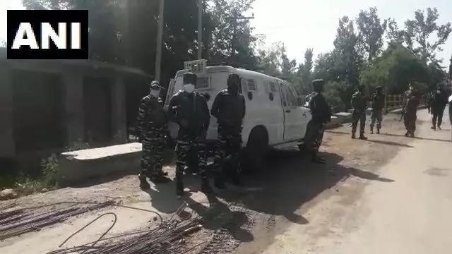 जम्मू-कश्मीर : सुरक्षाबलों ने मुठभेड़ में ढेर किए 3 आतंकी, SPO शहीद, सर्च ऑपरेशन जारी