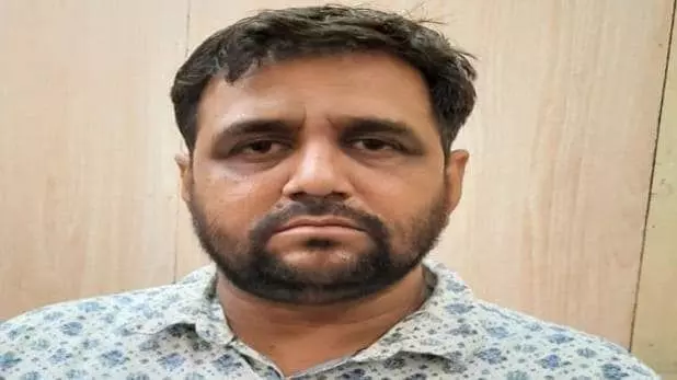 खालिस्तानी आतंकवादियों को हथियारों की सप्लाई करने वाला व्यक्ति यूपी ATS ने किया गिरफ्तार खालिस्तानी आतंकवादियों को हथियारों की सप्लाई करने वाला व्यक्ति यूपी ATS ने किया गिरफ्तार