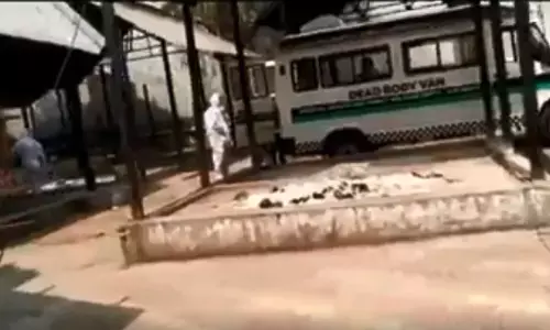 17 साल की लड़की की कोरोना से मौत, बेबस और गरीब पिता नहीं कर सका अंतिम संस्कार तब!