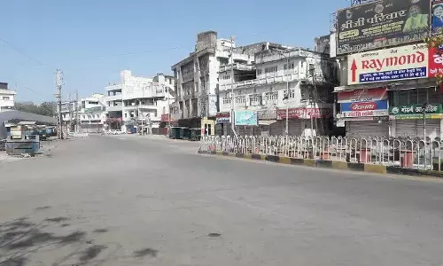 कर्फ्यू आसमान में बैठे ईश्वर का आदेश है