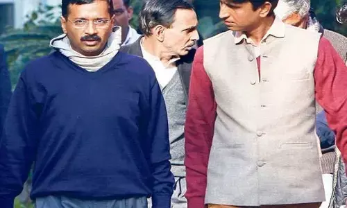 कुमार विश्वास का केजरीवाल से सवाल, चलो लंपट ये बताओ दिल्ली के अस्पतालों में दिल्ली से बाहर के कितने मरीज़ हैं?