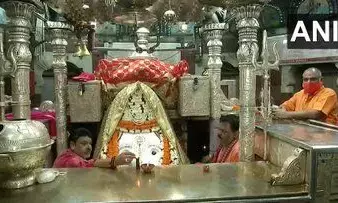 LIVE : आज से देशभर में खुले धार्मिक स्थल, मॉल और रेस्तरां : सोशल डिस्टेंसिंग का करना होगा पालन