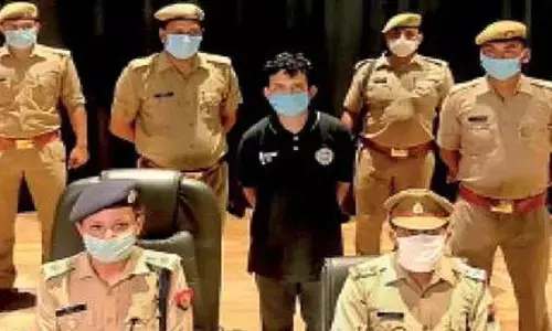 नोएडा पुलिस का बड़ा खुलासा, ब्रेकअप के बाद पॉर्न साइट पर बेच रहा था प्रेमिका के अश्लील फोटो नोएडा पुलिस का बड़ा खुलासा, ब्रेकअप के बाद पॉर्न साइट पर बेच रहा था प्रेमिका के अश्लील फोटो