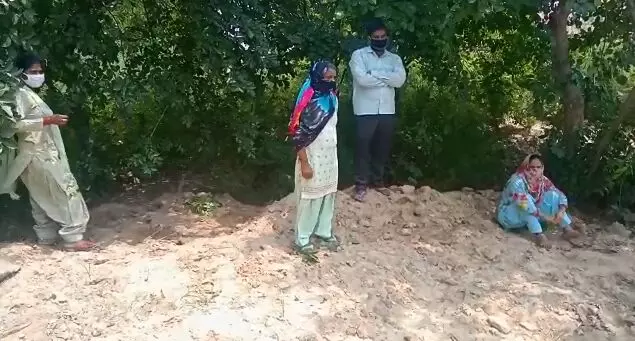 शामली के क्वारंटीन वार्ड में भर्ती दिल्ली पुलिस के सिपाही के पिता की मौत शामली के क्वारंटीन वार्ड में भर्ती दिल्ली पुलिस के सिपाही के पिता की मौत