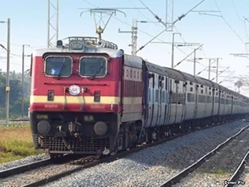 Indian railway news: आज होगी 160 किमी की रफ्तार में दो ट्रेनों की होगी टक्कर, एक ट्रेन में होंगे रेल मंत्री