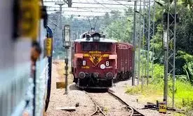 आज रात 3:30 घंटे तक नहीं कर पाएंगे ट्रेन रिजर्वेशन, यह है वजह आज रात 3:30 घंटे तक नहीं कर पाएंगे ट्रेन रिजर्वेशन, यह है वजह