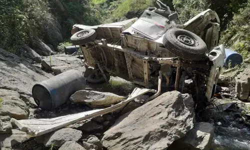हिमाचल प्रदेश में बड़ा हादसा, मंडी में खाई में गिरी जीप, तीन की मौत