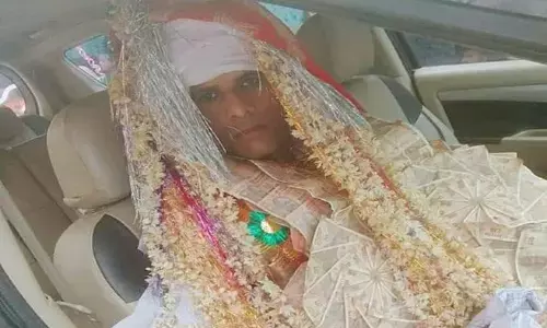 कन्नौज: शादी के चंद घंटे बाद मातम में बदली खुशियां, कूलर में करंट आने से दूल्हे की मौत कन्नौज: शादी के चंद घंटे बाद मातम में बदली खुशियां, कूलर में करंट आने से दूल्हे की मौत