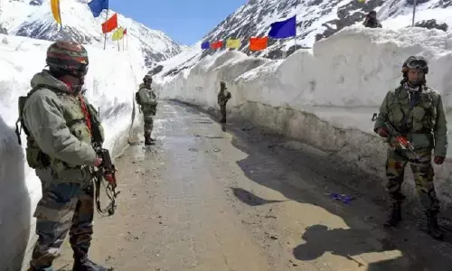 एलएसी पर भारत-चीन सीमा पर फिर झड़प, एक भारतीय अधिकारी और दो जवान शहीद