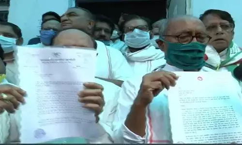 कांग्रेस नेता दिग्विजय सिंह ने मुख्यमंत्री शिवराज चौहान के खिलाफ दर्ज कराई शिकायत कांग्रेस नेता दिग्विजय सिंह ने मुख्यमंत्री शिवराज चौहान के खिलाफ दर्ज कराई शिकायत