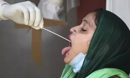 कोरोना संकट दुनिया के आईने में भारत कोरोना संकट दुनिया के आईने में भारत