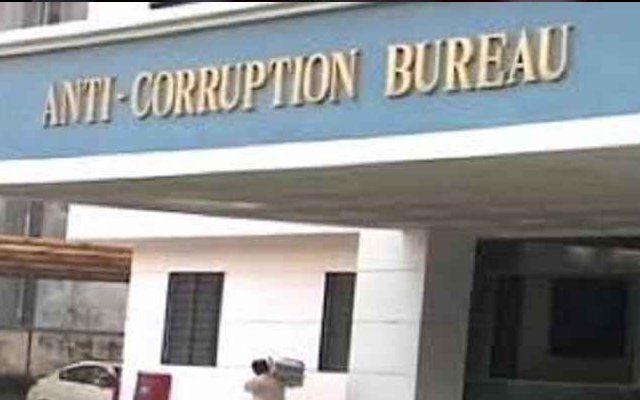 दिल्ली में ACB के जाल में फंसे SHO और 2 पुलिसकर्मी, एक प्लाट पर निर्माण कराने की एवज में मांगी रिश्वत दिल्ली में ACB के जाल में फंसे SHO और 2 पुलिसकर्मी, एक प्लाट पर निर्माण कराने की एवज में मांगी रिश्वत