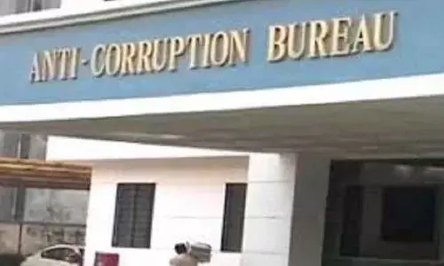 दिल्ली में ACB के जाल में फंसे SHO और 2 पुलिसकर्मी, एक प्लाट पर निर्माण कराने की एवज में मांगी रिश्वत दिल्ली में ACB के जाल में फंसे SHO और 2 पुलिसकर्मी, एक प्लाट पर निर्माण कराने की एवज में मांगी रिश्वत