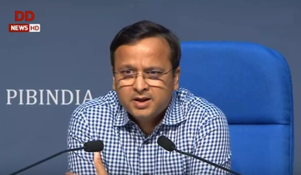 होम आइसोलेशन को लेकर केंद्रीय स्वास्थ्य मंत्रालय ने राज्यों को फिर चेताया, दिए ये चार नियम होम आइसोलेशन को लेकर केंद्रीय स्वास्थ्य मंत्रालय ने राज्यों को फिर चेताया, दिए ये चार नियम