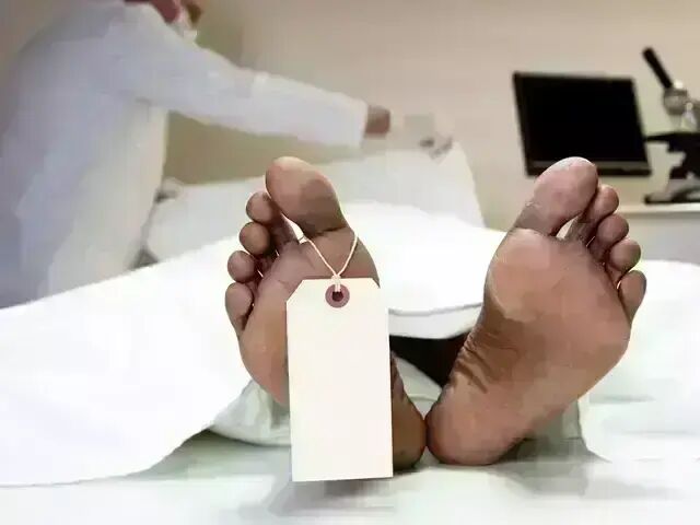 नोएडा की फर्म में सिक्योरिटी गार्ड मृत मिला, आत्महत्या की आशंका नोएडा की फर्म में सिक्योरिटी गार्ड मृत मिला, आत्महत्या की आशंका