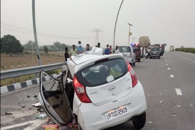 Agra-Lucknow Express-way Accident: प्रयागराज के एक ही परिवार के 5 लोगों की मौत Agra-Lucknow Express-way Accident: प्रयागराज के एक ही परिवार के 5 लोगों की मौत