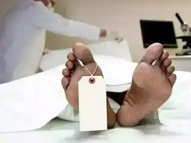 लखनऊ की सुशांत गोल्फ सिटी इलाके में आज फिर की कम्प्यूटर इंजीनियर ने  आत्महत्या लखनऊ की सुशांत गोल्फ सिटी इलाके में आज फिर की कम्प्यूटर इंजीनियर ने  आत्महत्या
