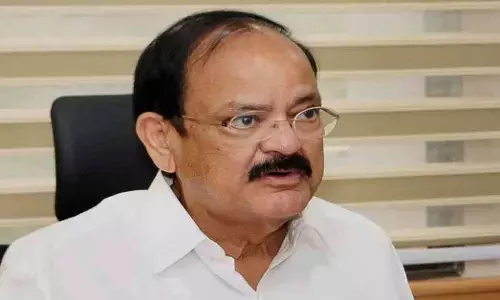 उपराष्ट्रपति श्री एम वैंकैया नायडू की अपील शैक्षणिक संस्थानों से ऑनलाइन लर्निंग प्रोग्राम में योग को किया जाए शामिल