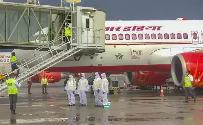 рдЕрдореЗрд░рд┐рдХрд╛ рдиреЗ рд╡рдВрджреЗрднрд╛рд░рдд рдорд┐рд╢рди рдореЗрдВ рд▓рдЧреЗ рдПрдпрд░ рдЗрдВрдбрд┐рдпрд╛ рдХреЗ рд╡рд┐рдорд╛рдиреЛрдВ рдкрд░ рд▓рдЧрд╛рдпрд╛ рдкреНрд░рддрд┐рдмрдВрдз, рднрд╛рд░рдд рдиреЗ рджрд┐рдпрд╛ рдпрд╣ рдЬрд╡рд╛рдм рдЕрдореЗрд░рд┐рдХрд╛ рдиреЗ рд╡рдВрджреЗрднрд╛рд░рдд рдорд┐рд╢рди рдореЗрдВ рд▓рдЧреЗ рдПрдпрд░ рдЗрдВрдбрд┐рдпрд╛ рдХреЗ рд╡рд┐рдорд╛рдиреЛрдВ рдкрд░ рд▓рдЧрд╛рдпрд╛ рдкреНрд░рддрд┐рдмрдВрдз, рднрд╛рд░рдд рдиреЗ рджрд┐рдпрд╛ рдпрд╣ рдЬрд╡рд╛рдм