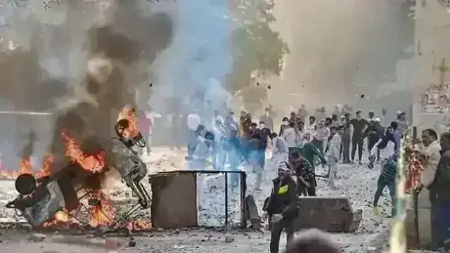 दिल्ली पुलिस ने बताया कौनसी अफवाह फैलाकर चांद बाग में भड़काई गई थी हिंसा दिल्ली पुलिस ने बताया कौनसी अफवाह फैलाकर चांद बाग में भड़काई गई थी हिंसा