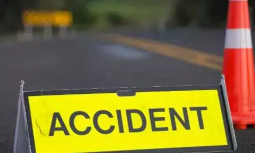 यमुना एक्सप्रेस- वे पर खड़े ट्रक में पीछे से आ रहे ट्रक ने मारी टक्कर,एक की मौत