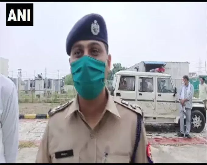 कानपुर क्वारंटीन सेंटर से दो बच्चियां गायब, आनन फानन में सर्च ऑपरेशन के बाद बरामद कानपुर क्वारंटीन सेंटर से दो बच्चियां गायब, आनन फानन में सर्च ऑपरेशन के बाद बरामद