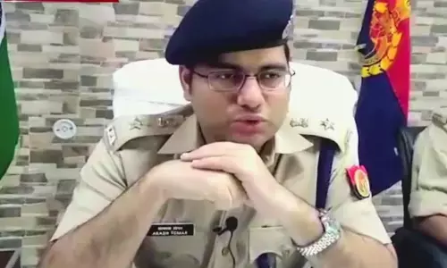 इटावा के रजपुरा तोताराम में जमीनी विवाद को लेकर हुई एक व्यक्ति की मृत्यु, एसएसपी ने एक दरोगा और सिपाही को किया निलंबित इटावा के रजपुरा तोताराम में जमीनी विवाद को लेकर हुई एक व्यक्ति की मृत्यु, एसएसपी ने एक दरोगा और सिपाही को किया निलंबित