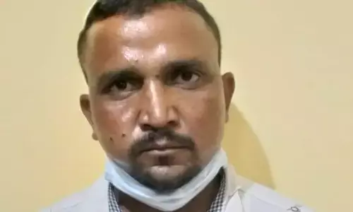 ₹50,000 के इनामी बदमाश को यूपी एसटीएफ ने किया गिरफ्तार ₹50,000 के इनामी बदमाश को यूपी एसटीएफ ने किया गिरफ्तार