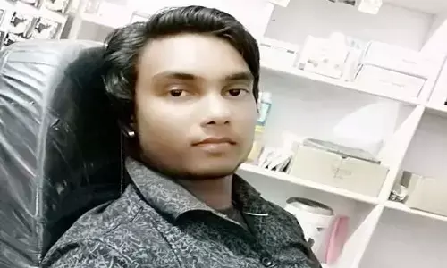 अलीगढ़: बड़े भाई ने पहले पत्नी फिर खुद को मारी गोली, आवेश में आकर छोटे भाई ने भी कर ली आत्महत्या, बनाया वीडियो अलीगढ़: बड़े भाई ने पहले पत्नी फिर खुद को मारी गोली, आवेश में आकर छोटे भाई ने भी कर ली आत्महत्या, बनाया वीडियो