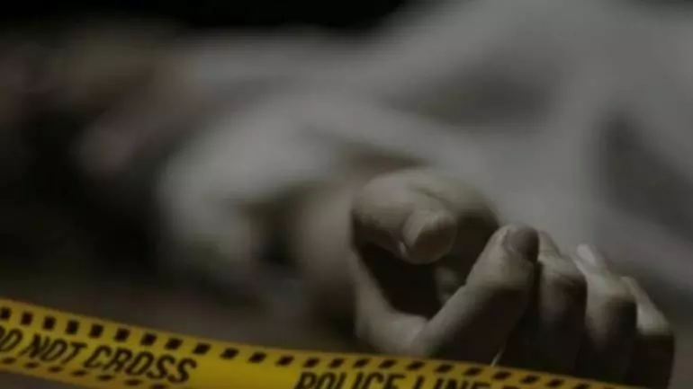 गाजियाबाद में पति-पत्नी ने की आत्महत्या, पास में अकेले रोता मिला 9 महीने का बच्चा
