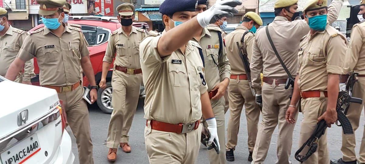आईपीएस कलानिधि नैथानी बोले, जिन चिरागों को हवाओं का कोई खौफ नहीं, उन चिरागों को हवाओं से बचाया जाए आईपीएस कलानिधि नैथानी बोले, जिन चिरागों को हवाओं का कोई खौफ नहीं, उन चिरागों को हवाओं से बचाया जाए