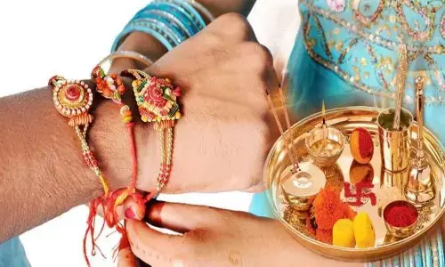 क्या होगा राखी का व्यापार? काम करने वाले लोग भुखमरी के कगार पर क्या होगा राखी का व्यापार? काम करने वाले लोग भुखमरी के कगार पर