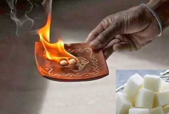 घर में कपूर जलाने से होता है यह अद्भुत लाभ घर में कपूर जलाने से होता है यह अद्भुत लाभ