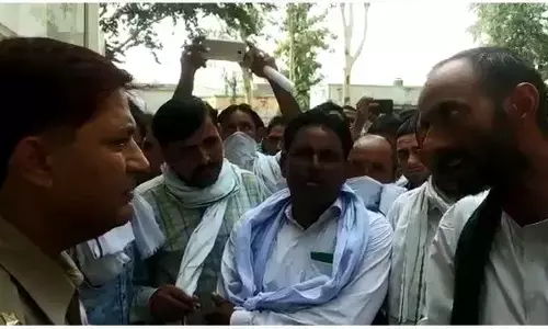 बिजनौर: मैं 2 मिनट के अंदर जिले में आग लगवा सकता हूँ, अब किसान नेता सहित 25 पर मुकदमा दर्ज बिजनौर: मैं 2 मिनट के अंदर जिले में आग लगवा सकता हूँ, अब किसान नेता सहित 25 पर मुकदमा दर्ज