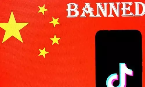 рдПрдк рдкрд░ рдмреИрди рд▓рдЧрдиреЗ рд╕реЗ рдмреМрдЦрд▓рд╛рдпрд╛ рдЪреАрди, рдХрд╣реА рдпреЗ рдмреЬреА рдмрд╛рдд... рдПрдк рдкрд░ рдмреИрди рд▓рдЧрдиреЗ рд╕реЗ рдмреМрдЦрд▓рд╛рдпрд╛ рдЪреАрди, рдХрд╣реА рдпреЗ рдмреЬреА рдмрд╛рдд...