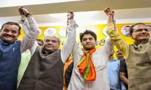 मध्यप्रदेश में मामा की कुर्सी पर मंडराता खतरा, संकटमोचक को बनाया जा सकता है मुख्यमंत्री मध्यप्रदेश में मामा की कुर्सी पर मंडराता खतरा, संकटमोचक को बनाया जा सकता है मुख्यमंत्री