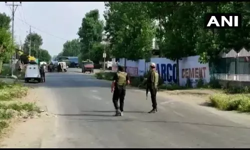 J-K: рд╕реЛрдкреЛрд░ рдореЗрдВ CRPF рдкрд╛рд░реНрдЯреА рдкрд░ рдЖрддрдВрдХреА рд╣рдорд▓рд╛, рдПрдХ рдЬрд╡рд╛рди рд╢рд╣реАрдж рдПрдХ рдирд╛рдЧрд░рд┐рдХ рдХреА рдореМрдд, рддреАрди рдЬрд╡рд╛рди рдЬрдЦреНрдореА J-K: рд╕реЛрдкреЛрд░ рдореЗрдВ CRPF рдкрд╛рд░реНрдЯреА рдкрд░ рдЖрддрдВрдХреА рд╣рдорд▓рд╛, рдПрдХ рдЬрд╡рд╛рди рд╢рд╣реАрдж рдПрдХ рдирд╛рдЧрд░рд┐рдХ рдХреА рдореМрдд, рддреАрди рдЬрд╡рд╛рди рдЬрдЦреНрдореА